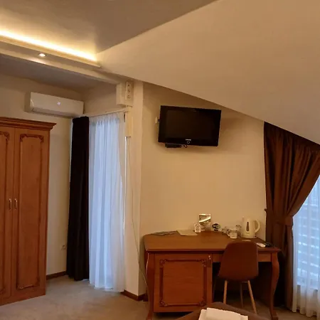Provence 3* באניה לוקה